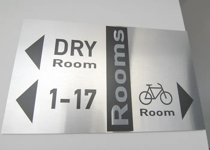 ペトゥル アム ルーボーゲン 3*