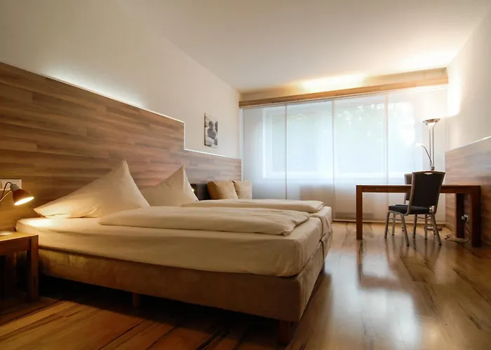 ペトゥル アム ルーボーゲン アパートホテル 3*